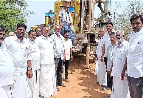 ரூ.7½ லட்சத்தில் புதிய ஆழ்துளை கிணறு அமைக்கும் பணி