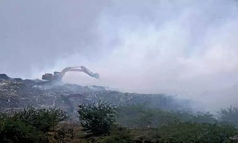 கொடுங்கையூர் குப்பை கிடங்கில் 2-வது நாளாக தீயை அணைக்கும் பணி தீவிரம்