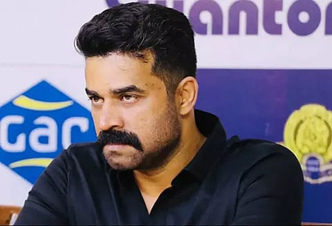 பாலியல் வழக்கில் தப்பியோடிய நடிகர் விஜய் பாபு சரணடைய முடிவு!