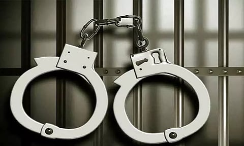 டெல்லி: சகோதரனிடம் பணம் பறிப்பதற்காக கடத்தல் நாடகமாடிய பெண் கைது