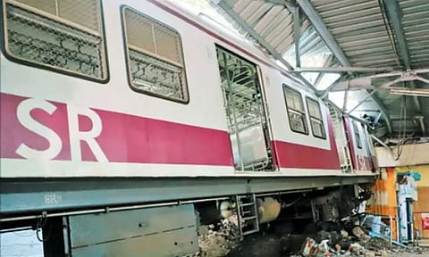 சென்னை மின்சார ரெயில் விபத்து: ஓட்டுநர் மீது பாய்ந்த நடவடிக்கை