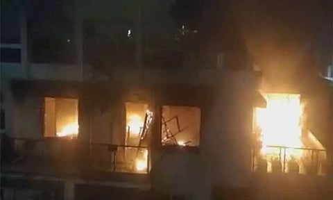 திருவான்மியூரில் அடுக்கு மாடி குடியிருப்பில் தீ விபத்து - தீயை அணைக்கும் பணி தீவிரம்