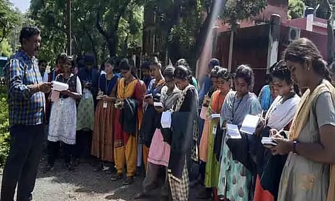 தோட்டக்கலை மாணவ-மாணவிகளுக்கு களப்பயிற்சி