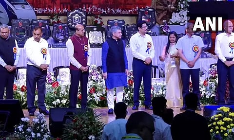 ஒவ்வொரு மாதமும் 4-5 வந்தே பாரத் ரெயில்கள் இயக்கப்படும்; மத்திய ரெயில்வே மந்திரி பேச்சு