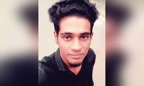 அம்பத்தூரில் வாலிபர் கடத்தி கொலை - தி.மு.க. பிரமுகர் மகன் உள்பட 9 பேர் கைது