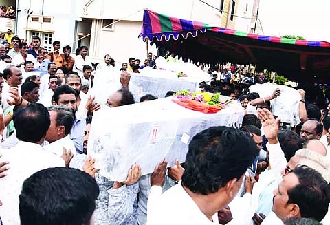 உத்தரபிரதேசத்தில் நடந்த விபத்தில் பலியான 8 பேரின் உடல்கள் பீதருக்கு வந்தன