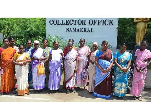 தேசிய ஊரக வேலை திட்டத்தில் பணி வழங்க வேண்டும்