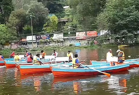 கொடைக்கானல் நட்சத்திர ஏரியில் படகு போட்டி