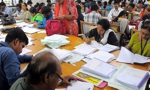 10, 12 ஆம் வகுப்பு பொதுத்தேர்வு விடைத்தாள்களை திருத்தும் பணி இன்று முதல் தொடக்கம்