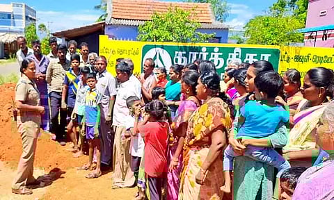 செல்போன் கோபுரம் அமைக்க பொதுமக்கள் எதிர்ப்பு