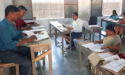 10, 12-ம் வகுப்பு விடைத்தாள் திருத்தும் பணி தொடக்கம்