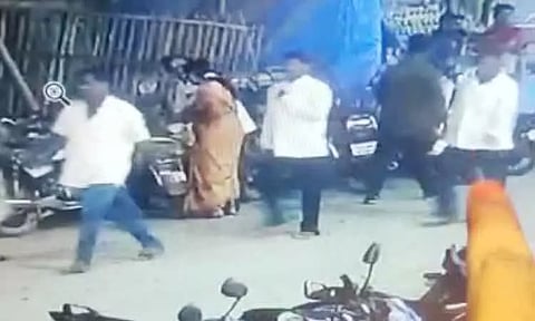 நகைக்கடை ஊழியரிடம் கைவரிசை காட்டிய கொள்ளை கும்பல்