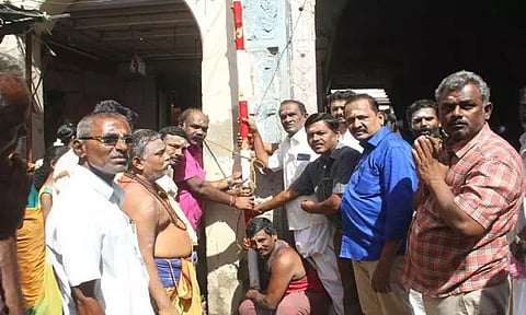 ஆனி தேரோட்டத்தை முன்னிட்டு நெல்லையப்பர் கோவிலில் பந்தல் கால் நடும் விழா