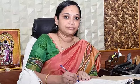 தொடக்க வேளாண்மை கூட்டுறவு கடன் சங்கங்களில் விவசாயிகளுக்கு கடன் - கலெக்டர் தகவல்