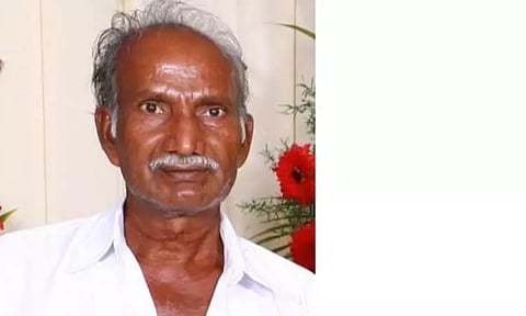 கார் மோதி 2 பேர் பலி