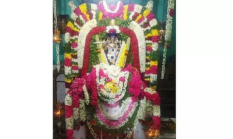 கிருஷ்ண ஜெயந்தியை முன்னிட்டு விழுப்புரம் வேணுகோபாலசாமி கோவிலில் உறியடி திருவிழா