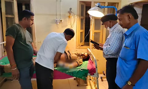 கோவை: அரசு பஸ் டிரைவருக்கு கத்திக்குத்து - போதை ஆசாமி வெறிச்செயல்.