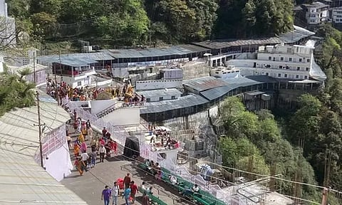 ஜம்மு: மோசமான வானிலையால் வைஷ்ணவி தேவி கோயிலுக்கு செல்ல விதிக்கப்பட்டிருந்த தடை நீக்கம்! பக்தர்கள் மகிழ்ச்சி