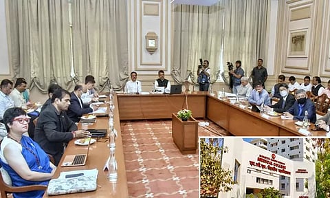 மராட்டியத்தில் மருத்துவக் கல்லூரிகள் அமைக்க ஆசிய வளர்ச்சி வங்கியிடம் ரூ.4000 கோடி கடனுதவி பெற அரசு முடிவு!