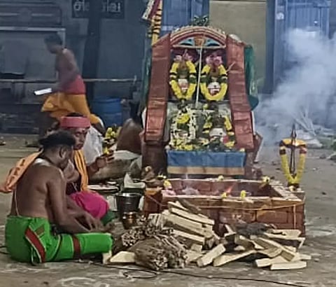 கரபுரநாதர் கோவிலில் பாலாலயம் நிகழ்ச்சி