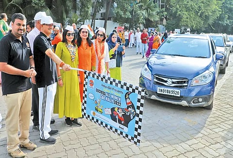 75-வது சுதந்திர தினத்தையொட்டி சென்னையில் பெண்கள் பங்கேற்ற கார் பேரணி