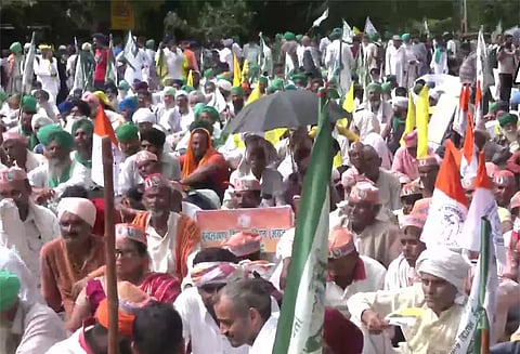 டெல்லியில் 72 மணி நேர போராட்டத்தை தொடங்கிய விவசாயிகள்