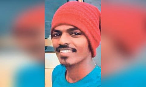 செம்மஞ்சேரியில் கோவில் விழாவில் ஆட்டோ டிரைவர் வெட்டிக்கொலை