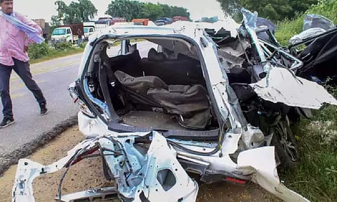 ஜீப்-லாரி மோதிய விபத்தில் 4 பள்ளி மாணவர்கள் பலி