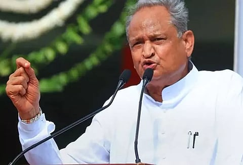 காங்கிரஸ் தலைவர் பொறுப்பை ராகுல் காந்திதான் ஏற்க வேண்டும்- அசோக் கெலாட் விருப்பம்