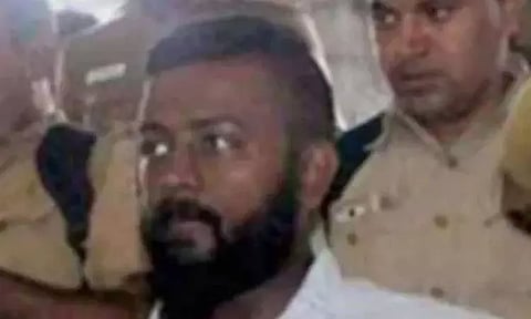 திகார் சிறையில் இருந்து சுகேஷ் சந்திரசேகரை வேறு சிறைக்கு மாற்ற சுப்ரீம் கோர்ட் உத்தரவு