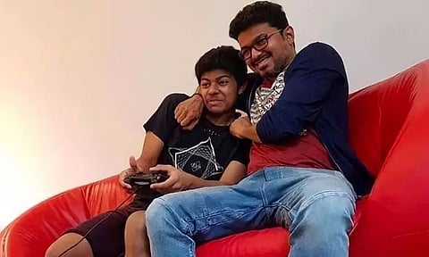 'வாரிசு' படத்தின் லீக் செய்யப்பட்ட வீடியோ, புகைப்படங்களை பகிர வேண்டாம் - ரசிகர்களுக்கு நடிகர் விஜய்யின் மகன் கோரிக்கை