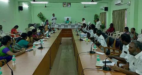 கொள்ளிடம் கூட்டுக்குடிநீர் திட்டத்தில் குடிநீர் வழங்க வேண்டும்