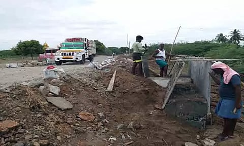 வெற்றிலையூரணி செல்லும் சாலை அகலப்படுத்தும் பணி தொடக்கம்