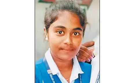 கல்லூரி மாணவி தூக்குப்போட்டு தற்கொலை