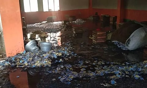 குடியாத்தம் அருகே தீப்பெட்டி தொழிற்சாலையில் தீ விபத்து - பொருட்கள் ஏரிந்து நாசம்