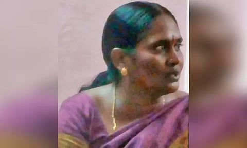 இறப்பு சான்று வழங்க ரூ.2 ஆயிரம் லஞ்சம் வாங்கிய பெண் வருவாய் ஆய்வாளர் கைது