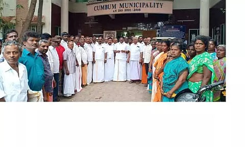 கம்பம் வாரச்சந்தையில் நுழைவு கட்டணத்தை குறைக்க வேண்டும் : வியாபாரிகள் வலியுறுத்தல்