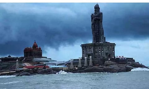 கன்னியாகுமரியில் கடல்நீர் மட்டம் தாழ்வால் படகு போக்குவரத்து தாமதம்