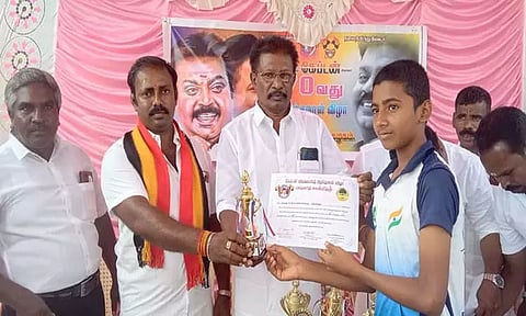 தே.மு.தி.க. தலைவர் விஜயகாந்த் பிறந்தநாள் விழா