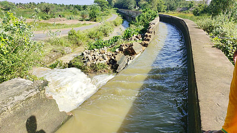 கெலவரப்பள்ளி அணை கால்வாய் உடைந்தது