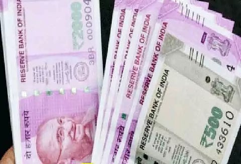 இளம்பெண்ணிடம் ரூ.1¾ லட்சம் மோசடி