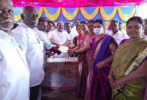 அகரம்சேரி பாலாற்றின் குறுக்கே பாலம் கட்ட வேண்டும்வில்வநாதன் எம்.எல்.ஏ.விடம் பொதுமக்கள் கோரிக்கை