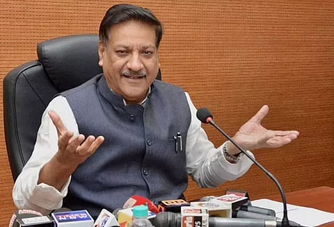 காங்கிரசுக்கு பொம்மை தலைவர் வேண்டாம் - பிரிதிவிராஜ் சவான்