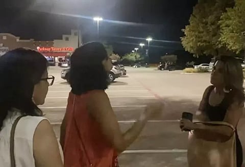 இந்திய பெண்களை அவதூறாக பேசிய அமெரிக்க பெண் கைது