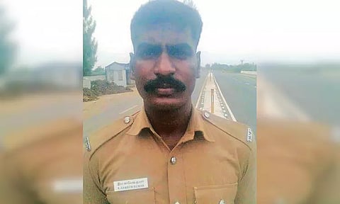 குடும்பத்தகராறு: காரை ஏற்றி போலீஸ்காரர் கொலை - உறவினருக்கு வலைவீச்சு