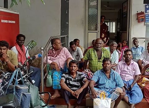 டயாலிசிஸ் மையத்தை புதிய கட்டிடத்திற்கு மாற்றுவதால் நோயாளிகள் அவதி