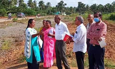 கால்வாய் அமைக்கும் பணியை தலைமை பொறியாளர் ஆய்வு