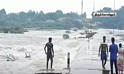 தென்பெண்ணை ஆற்றில் வெள்ளப்பெருக்கு - கரையோர மக்களுக்கு வெள்ள அபாய எச்சரிக்கை