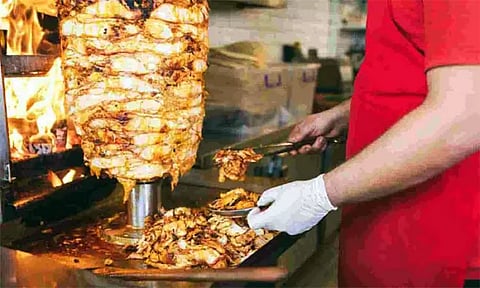 ஷவர்மா கடைகளுக்கு கடிவாளம் போட்ட கேரள அரசு...!