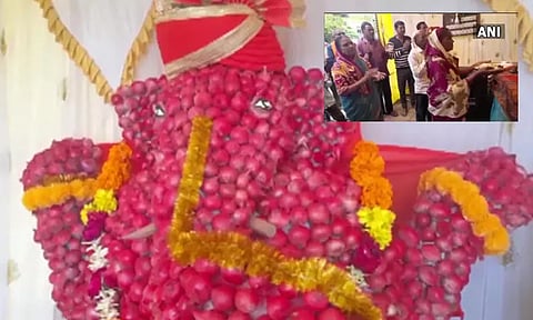 முழுவதும் வெங்காயம் கொண்டு உருவான விநாயகர்; பூஜை செய்து வழிபட்ட மக்கள்